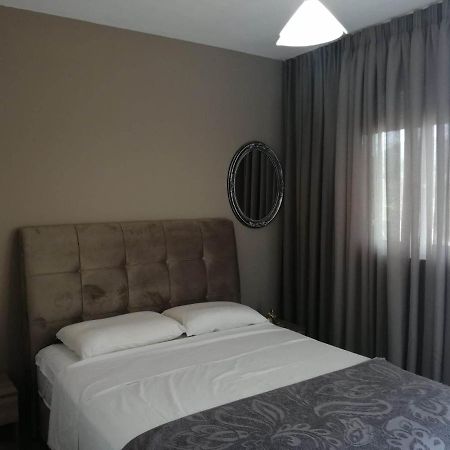 Alexandra'S Glifa Apartments Extérieur photo