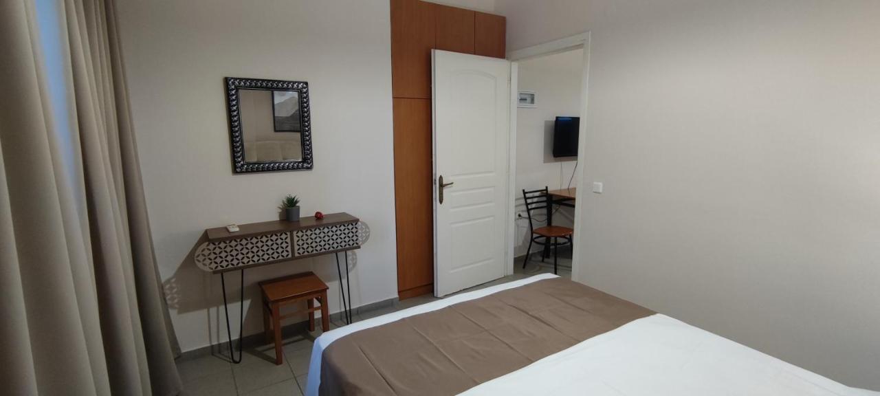 Alexandra'S Glifa Apartments Extérieur photo